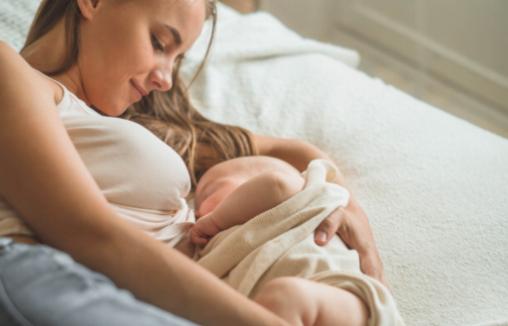 L'allaitement maternel et l'amélioration de la santé digestive des bébés