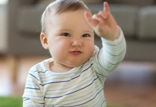 Les avantages cognitifs de la langue des signes pour bébé pour le développement du cerveau du bébé