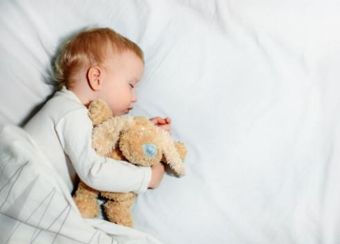 Déchiffrer le code : comprendre les habitudes de sommeil de votre bébé