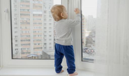 Articles essentiels pour la sécurité des bébés : Verrous de sécurité pour tiroirs et appareils