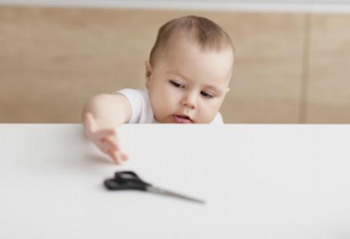 Choisir la meilleure barrière de sécurité pour bébé pour votre maison : une revue complète